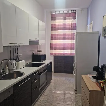Leda Apartment *