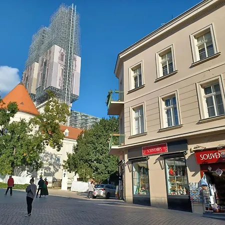 Leda * Zagreb